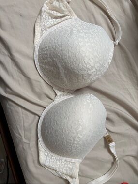 PINK Victoria's Secret Cream Lace Push Up Bra